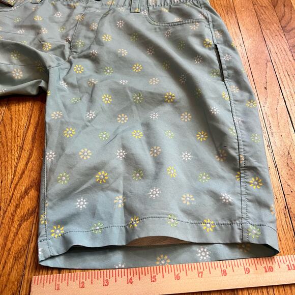 William Murray Shorts Mens 34 All Over Print Green Golf Performance Floral - Picture 8 of 9